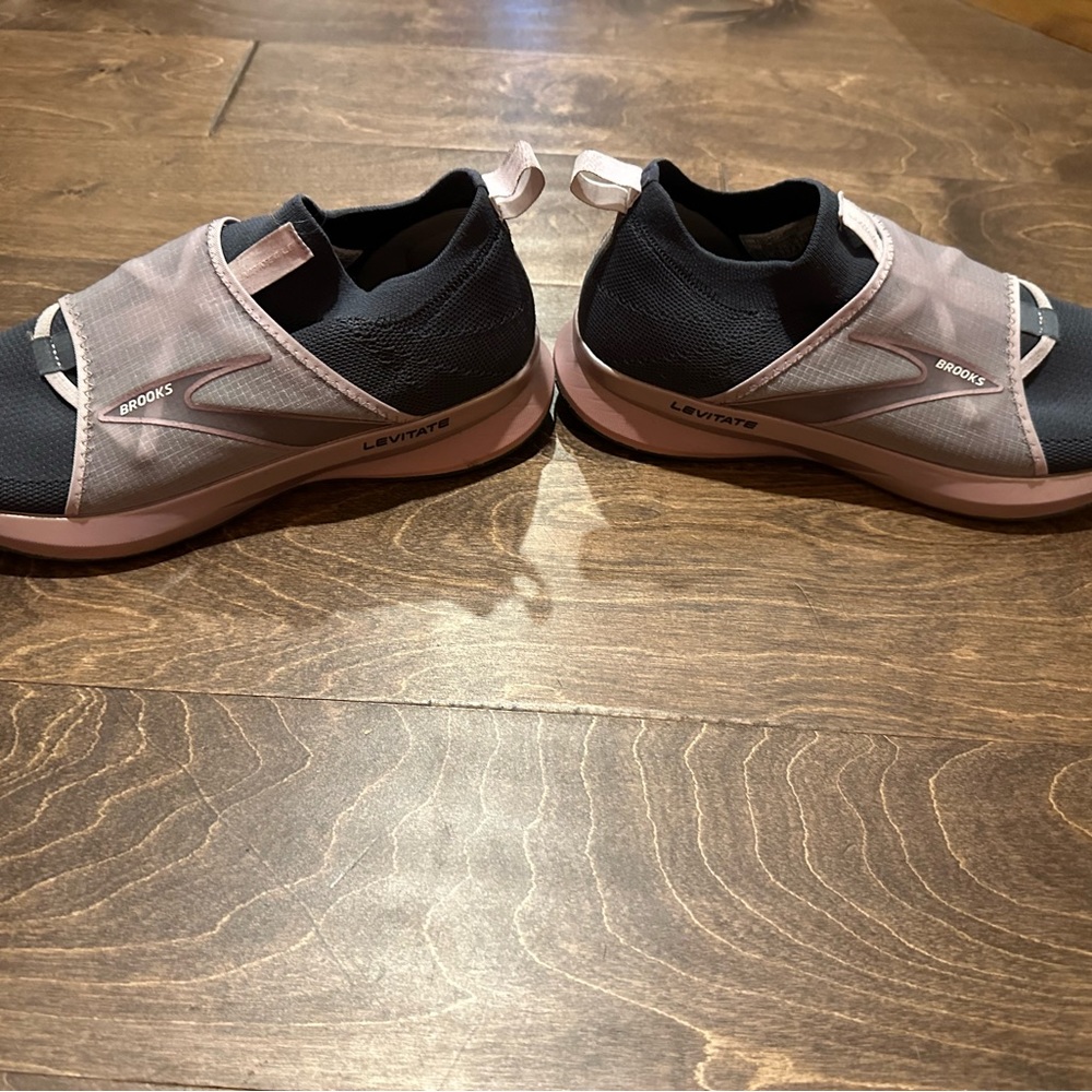 Brooks Levitate slip-on shoes - Picture 3 of 6
